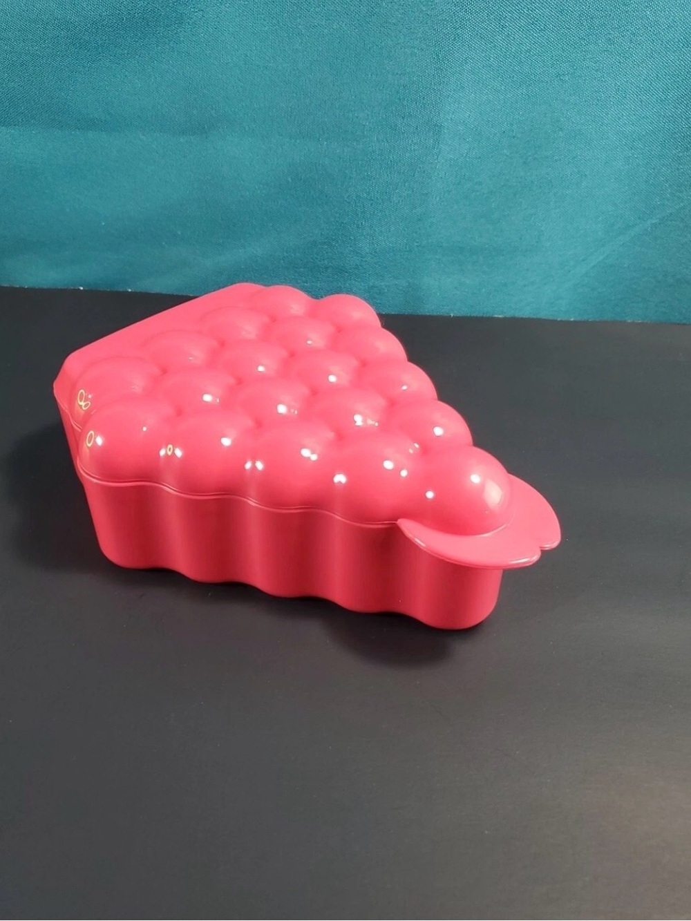 Tupperware Forget Me Not Grape Keeper Snack Container Pink Grapes Lunch Box